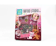 Stnux Tatuaże Tatuiruotės tatuiruočių studijoje su blizgučiais