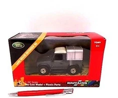 TOMY Britains Land Rover 90 su platforma 42732