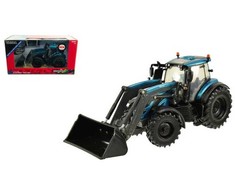 „Britains Valtra“ traktorius su TOMY priekiniu krautuvu
