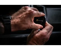 Tactical MagForce Slapper Automobilinis telefono laikiklis su belaidžiu įkrovimu juodos spalvos