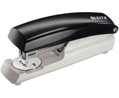 Segiklis Leitz 5500, juodas, iki 30 lapų, sąsagėlės 24/6, 26/6 1102-105