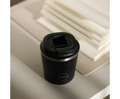AYA&amp;IDA Nerūdijančio plieno kelioninis puodelis 'Matte Juodas' - 240 ml