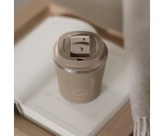 AYA&amp;IDA Nerūdijančio plieno kelioninis puodelis 'Dusty Brown' - 240 ml