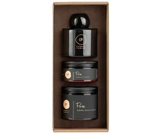 Kūno sviesto, kūno šveitiklio ir namų kvapo rinkinys "ŠVELNIEMS PRISILIETIMAMS", Candle Family, kūno šveitiklis "PURE" 200 ml. (vanilė, gintaras, bergamotė) ir namų kvapas "RAFFINÉ" 120 ml. (ąžuolas, lauko uogos, beržas)