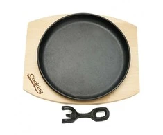 Apvali serviravimo lėkštė, 22 cm, gryno ketaus, su nuimama rankena ir mediniu pagrindu, „Cooking by Heinner“