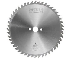 Makita T.C.T. pjūklas 235X2.4X30mm 20° T20 D-03925 T.C.T • 235 x30 mm • T20 • 20° • Medienai