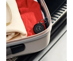 Chipolo LOOP Mercedes – Rechargeable Bluetooth Tracker with Silicone Loop for iOS &amp; Android, Juodas