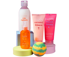 All Of You Set I Love: Coconut Kisses Hydrating Losjonas kūnui, 75 ml + Pina Colada Bath Bomb, 120 g + Golden Sands Refreshing Body Purškiklis, 100 ml + Sweet Treats Hydrating Dušo želė For All Skin Types, 75 ml + Cosy Night's Hydrating Dušo želė For All Skin T