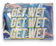 Label.M „Get Wet Sun Edition“ rinkinys. M: „Sun Editon“ UV filtro plaukų lakas stiprinimui, 50 ml + „Sun Editon“ plaukų aliejus su UV filtru, atgaivinantis spindesį ir atkuriantis spindesį, 60 ml + „Sun Editon“ plaukų šampūnas drėkinimui, 60 ml + „Sun Editon“ plaukų šampūnas su UV filtru.