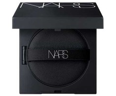 „Nars Natural Radiant Longwear Cushion“ pudros makiažo pagrindas, tuščias, plastikinis, kompaktiškas dėklas, juodas
