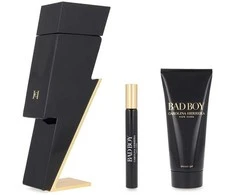 Rinkinys Carolina Herrera: „Bad Boy“ tualetinis vanduo vyrams, 100 ml + „Bad Boy“ tualetinis vanduo vyrams, 10 ml + „Bad Boy“ dušo želė visiems odos tipams, 100 ml