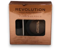 Rinkinys „Makeup Revolution“: „Flawless Foils“ veganiškų akių šešėlių pagrindas, 2 ml + „Flawless Foils“ veganiškų akių šešėlių paletė „Overcome“, 2 g