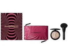 „Trick Of The Light Extra Dimension Skinfinish“ rinkinys MAC makiažui: tekstilinė makiažo dėžutė, bordo spalvos + MAC Multi Face 143S + „Extra Dimension Skinfinish“ paryškinimo pudra, magnetinis patrauklumas, 9 g