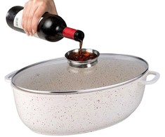 Nava Kepimo indas granitinė su dangčiu ovali TERRESTRIAL 8 l, 39,5x26,5 cm