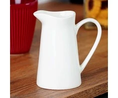 Porceliano pieno ąsotis 200 ml baltas
