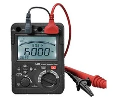 Skaitmeninis multimetras CEM DT-6605
