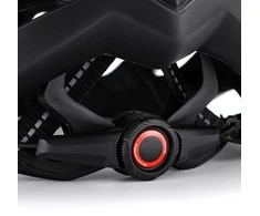 Dviratininko šalmas MTB Wozinsky su odpinanym daszkiem i tylną lampką USB 54-57 cm - juoda-balta