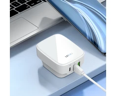Įkroviklis 32W 3 porty USB PD QC Ldnio Q334 baltas