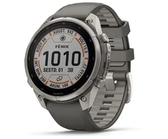 „Garmin fenix 9 Pro“ Solar išmanusis laikrodis, „inReach“, 47 mm, titano korpusas su „Pebble Pilkas“ spalvos silikonine apyranke