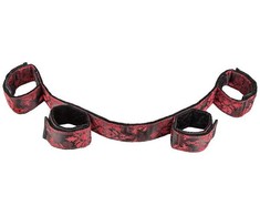 CalExotics Scandal Adjustable Bar with Padded Cuffs - Juodas/Raudona, Foldable