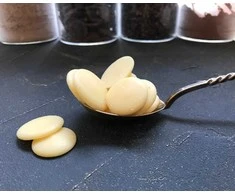 Ekologiškas kakavos sviestas diskeliais 500g