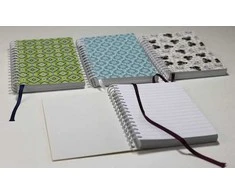 Bloknotas, A6, linija, 125 lapai, 70gsm, laminuotas viršelis, su spirale šone