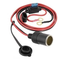 Carmotion Lizdas pridegėjo kištukui su 100cm laidu,su15A saugikliu ir 8.4mm kilpelėmis