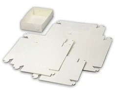 Kake Make Balta torto dėžutė 185x185x50mm 250 vnt./pak. - (250 vnt.)