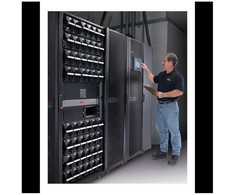 APC suplanuota 5x8 surinkimo paslauga, skirta „Symmetra PX“ 32 kW UPS su PDU/XR