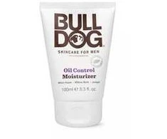 „Bulldog“ drėkinamasis kremas vyrams riebiai odai. Drėkiklis „Oil Control Moisturizer“, 100 ml.