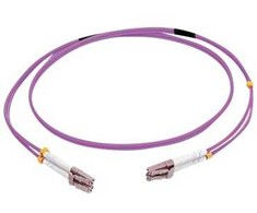 C2G C2G 2m LC/LC OM4 LSZH šviesolaidinis junginys - violetinis - jungčių kabelis - LC daugiamodis (M) su LC daugiamodžiu (M) - 2 m - stiklo pluoštas - dvipusis - 50/125 mikrometras - OM4 - violetinis