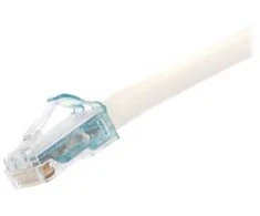 COMMSCOPE 6A kategorijos U/UTP jungiamasis kabelis, Mino6A plonas, 4,95 mm skersmens, 4,8 m ilgio, balta spalva su LSZH apvalkalu.