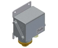 DANFOSS Pressostat KPS 45, 4-40 barų, G1/4, dif.tryk 2,2-11 barAutomatinis atstatymas, AC-3 6A, 400VPG13,5 kabelis Ø5-14 mm, IP67