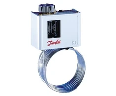 DANFOSS Termostatas KP61 temperatūros diapazonas -30 - 15 °C Jutiklio ilgis = 5 m IP30IP44 su viršutiniu dangteliu