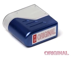 Deskmate Original antspaudas raudonas tekstas