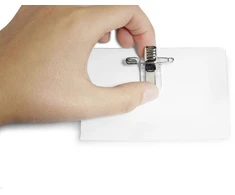 Staples DURABLE Identyfikator samolaminujacy su kombi klipem, 25 vnt