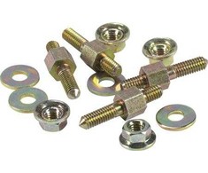 FIBOX sieninės spintelės tvirtinimo komplektas pagrindo plokštei PARDUOTA P, 6 mm M4/M4 4 vnt. rinkinys. Skirtas 1915, 3019 ir 3030 dėžutėms.