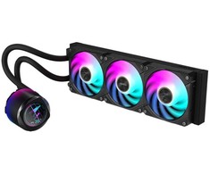 „GIGABYTE AORUS WATERFORCE X II 360 AIO“ skysčio aušintuvas procesoriui – 3x120 mm ARGB ventiliatoriai, spalvotas LCD ekranas, magnetinis blokavimo mechanizmas, DAISY-CHAIN, suderinamas su „Intel LGA 1851“ ir „AMD AM5“, universalus skysčio aušintuvas, 12 cm, juodas