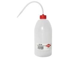 KABI Plastikinis ąsotis Ka150 su išlenktu vamzdeliu 0,5 l