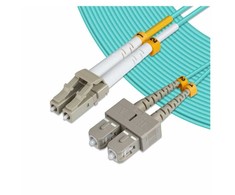 „MicroConnect Duplex LC/SC 50/125 µm OM3 7m“ (FIB422007)
