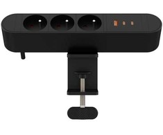 MicroConnect daugiavietis stalinis maitinimo adapteris su USB-A/C prievadais, 67 W, 3 lizdai
