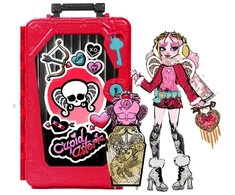 Monster High Rinkinys Lėlė Cupid Asteria Upiorystyczne ferie 28 cm + priedai niespodzianki Straszyceum