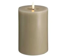 „Moods &amp; More“ LED kolonėlės formos žvakė pilka su lydymosi efektu – Ø 9,9 cm x A 15 cm