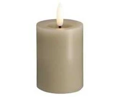 „Moods &amp; More“ LED kolonėlės formos žvakė pilka su lydymosi efektu – Ø 4,9 cm x A 7,5 cm