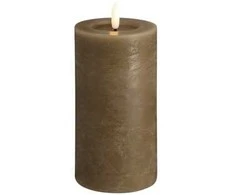 „Moods &amp; More“ kaimiško stiliaus LED žvakė su tamsaus smėlio spalvos lydymosi efektu – Ø 7,4 cm x A 15 cm