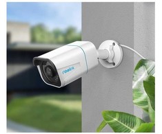 Reolink P330 - 4K 8MP UHD lauko PoE apsaugos kamera su 256 GB talpa, išmaniaisiais įspėjimais, garso įrašymu ir naktiniu matymu, IP apsaugos kamera, skirta naudoti viduje ir lauke, laidinė, „Google Assistant“, sieninė, balta