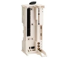 Schneider Electric bazė, skirta naudoti su sąsajos moduliu TM5NCO1, maitinimo šaltiniu TM5SPS3, sąsajos moduliu TM5NS31
