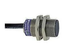 Telemecanique Sensors Schneider Electric Induktyvusis jutiklis M18 2,5 mm 12-24V DC PNP 1Z 4-pinų (XS1N08PA349)