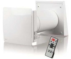 Solar Plus „Csslr Select“ ventiliatorius RA1-50 V3 su 94 % šilumos atgavimu ir nuotoliniu valdymu. Oro srautas, reguliuojamas 3 pakopomis: 20/35/50 m³/h, Ø157 mm (skylės dydis 180 mm).