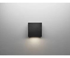 Solar Plus „Pixo M I Sort“ 2700 K/3000 K/4000 K, 490–1790 lm, 6,5–21 W, 90° sklaida, IP65, IK10. Įtampos matuoklis L70 100 000 t